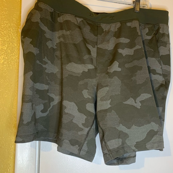 Lululemon men’s short sz 34” Green - Picture 1 of 3